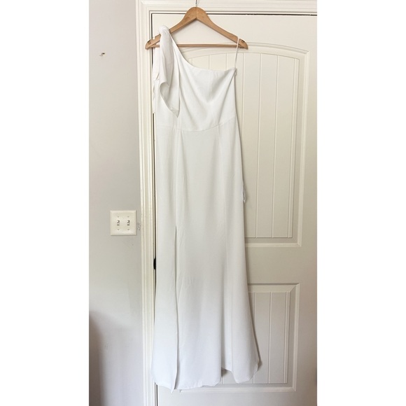 NWT Dress The Population Georgina One-Shoulder Crepe Gown Off White - Picture 3 of 11